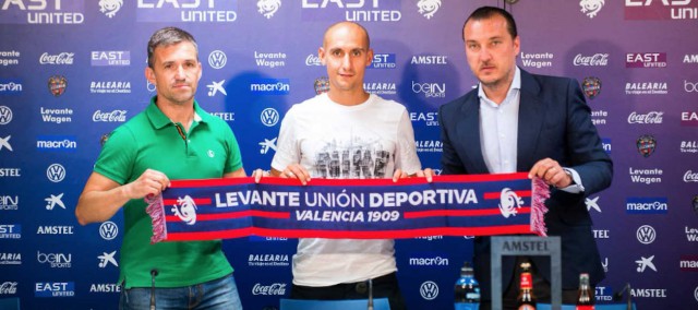 Natxo Insa: “Vengo a dar mi mejor fútbol y a ayudar al club”