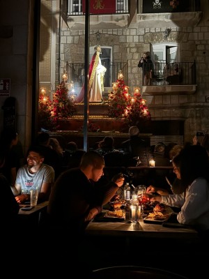 El tiempo 'nubla' las ventas de los hosteleros esta Semana Santa en Cartagena
