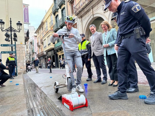 El sistema de control de velocidad de patinetes de Castelló atrae interés de Policías Locales españoles