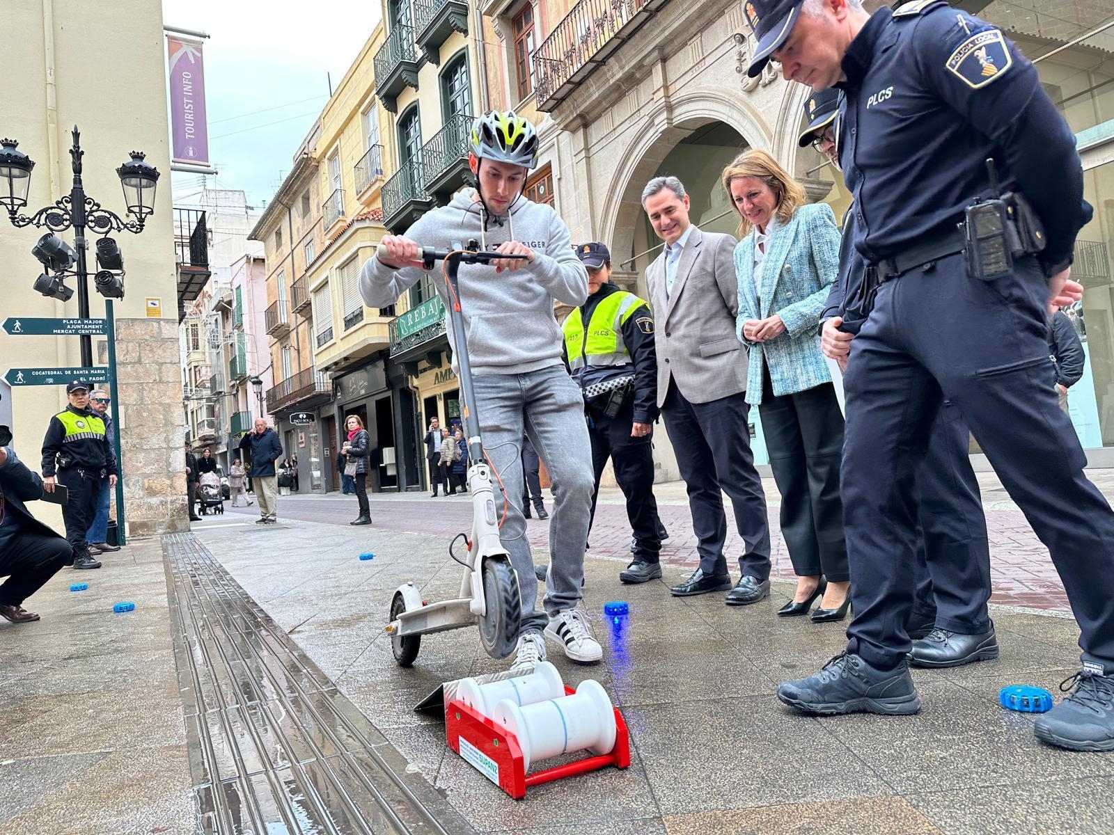 El sistema de control de velocidad de patinetes de Castelló atrae interés de Policías Locales españoles