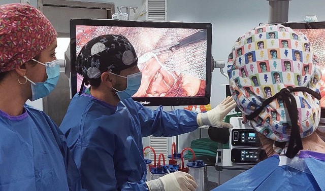 El hospital Santa Lucía de Cartagena aplica con éxito una técnica preoperatoria para hernias gigantes
