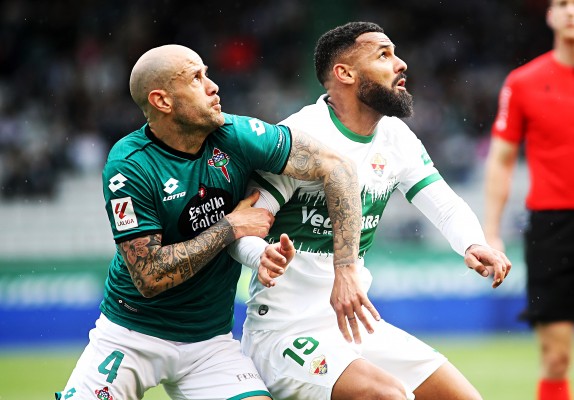 El Racing de Ferrol frena al Elche
