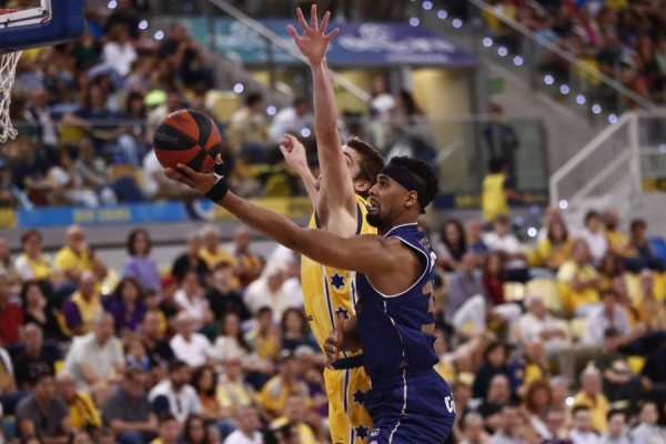 La recta final condena a Valencia Basket en el Gran Canaria Arena 