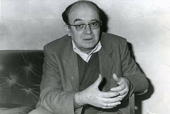 'Una tendresa oculta': l’antologia més completa de la poesia d’Estellés