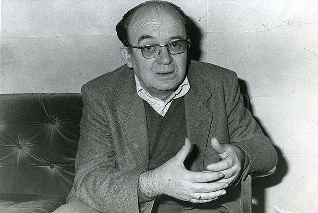 'Una tendresa oculta': l’antologia més completa de la poesia d’Estellés