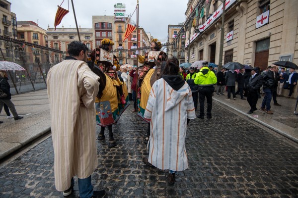 'Els Xiulitets' cierran la Semana Santa alcoyana, pero la lluvia impide celebrar la Gloria festera