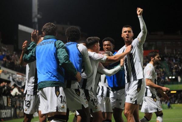 El Castellón deja a sus rivales directos sin margen de error 
