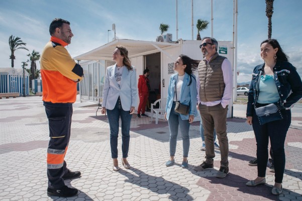 Las playas de Castelló avanzan en Pascua la apertura de sus servicios, talleres y chiringuitos 