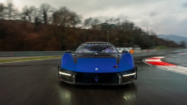 Maserati MCXtrema: la 'bestia' se desata en la pista de cara a la primera entrega

