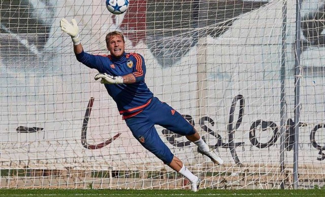 Las porterías de Primera se agotan para Yoel 
