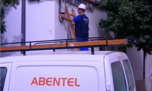 Abengoa aligera (más) la deuda con la venta a Ericsson de la actividad de su filial Abentel

