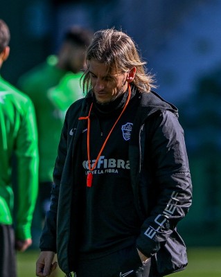 Beccacece advierte que el partido ante el Racing de Ferrol 