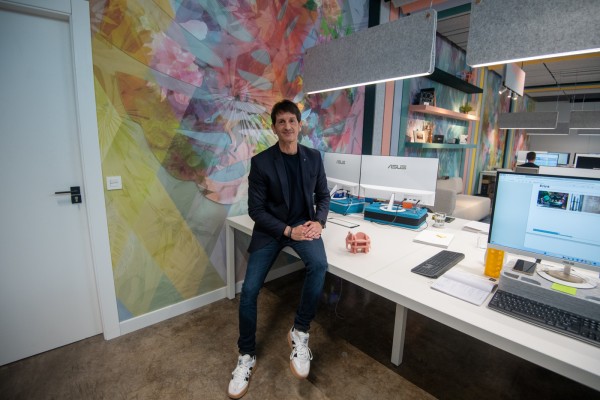 Diseño, arte, sostenibilidad y acústica: EcoCero, de San Vicente, factura 7,4 millones con sus paneles 