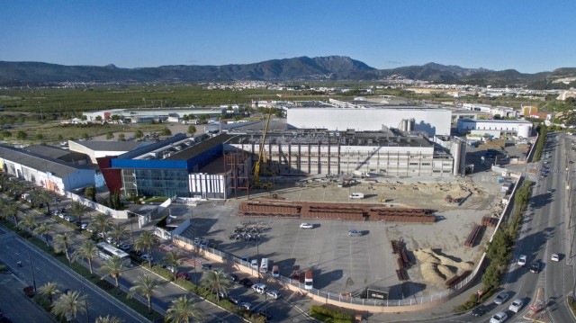 Dulcesol invierte 4 millones en una nueva nave para triplicar la producción de pan
