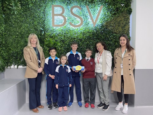 Alumnos de British School de Valencia exhiben su talento recaudando fondos para las personas sin hogar