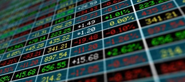 Sigue el castigo bursátil a media sesión con el Ibex cayendo un 2%