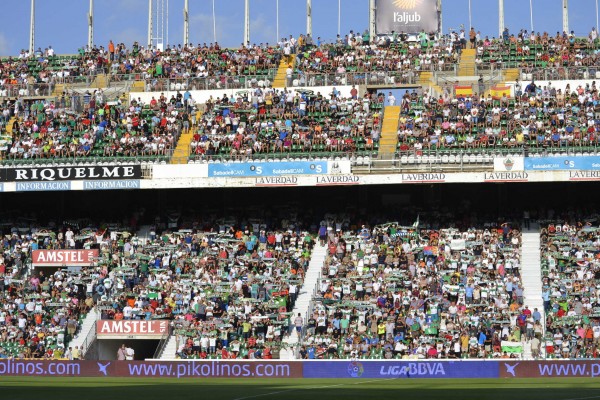 El Elche reduce el precio de sus abonos para la próxima temporada 