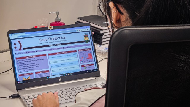 San Vicente reduce en tres meses la actualización de la web municipal: estará lista en junio