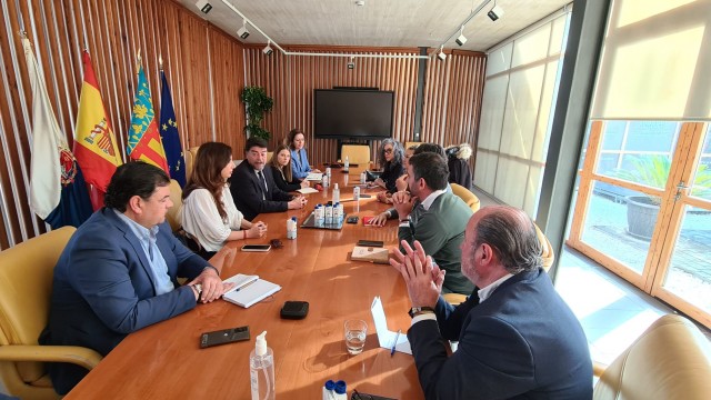 Alicante y el sector turístico conciertan reuniones periódicas de coordinación y agilizar trámites