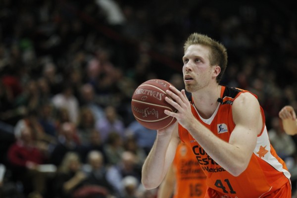 Valencia Basket inscribe a Justin Hamilton en el derecho de tanteo
