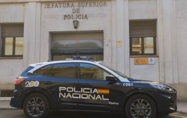 El juez deja en libertad al jefe de estupefacientes de la Policía Nacional de Murcia