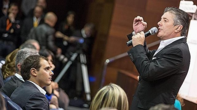 El Ayuntamiento de Gijón estudia cancelar un concierto de Francisco por sus insultos a Oltra