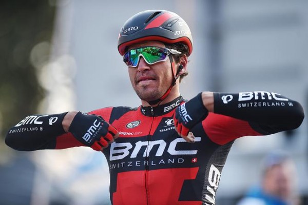 Van Avermaet conquista el Macizo Central y se viste de líder