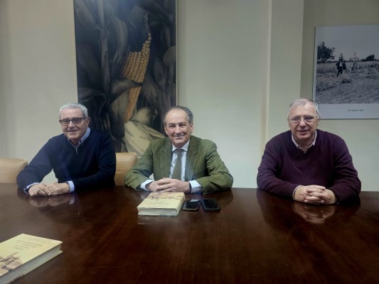 Aguirre anuncia un plan estratégico para el cooperativismo agroalimentario de la Comunitat