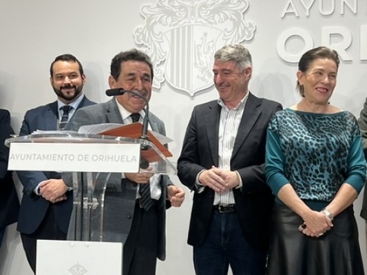 Orihuela aprueba su primer presupuesto en seis años y se endeudará para acometer inversiones