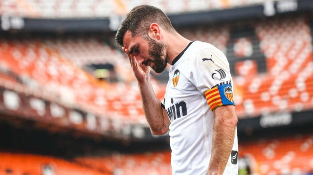 Un brazalete en busca de capitán