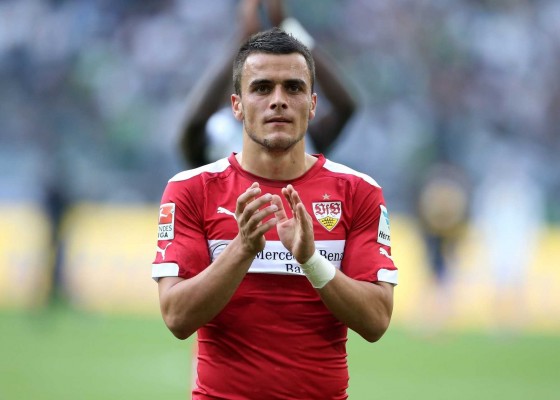El hermano y agente de Kostic regresa a Stuttgart para resolver su futuro
