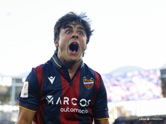 Carlos Álvarez, con una lesión en el recto femoral, estará varias semanas de baja