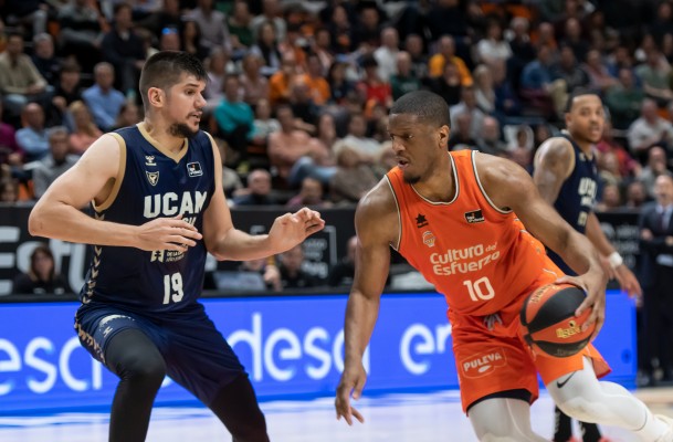 El UCAM CB, pese a perder, mantiene un colchón de dos victorias en la pelea por las eliminatorias