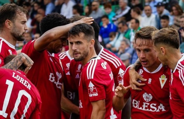El Murcia, noveno en Primera RFEF, debe recortar 14 puntos a cuatro rivales para promocionar