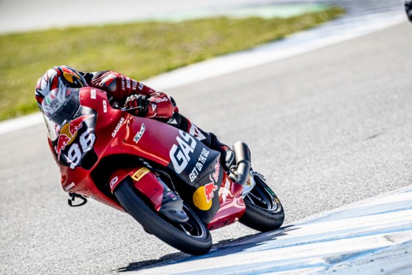 Dani Holgado logra la victoria y el liderato en Moto3