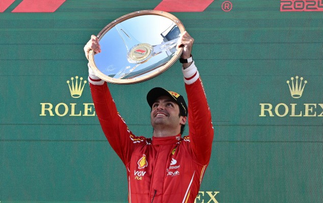 Carlos Sainz firma una victoria épica en el drama de Verstappen en Melbourne