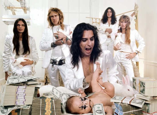 Billion Dollar Babies: Alice Cooper y el becerro de oro