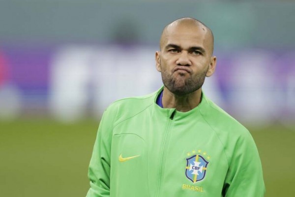 La CBF condena los actos de Alves y Robinho: 