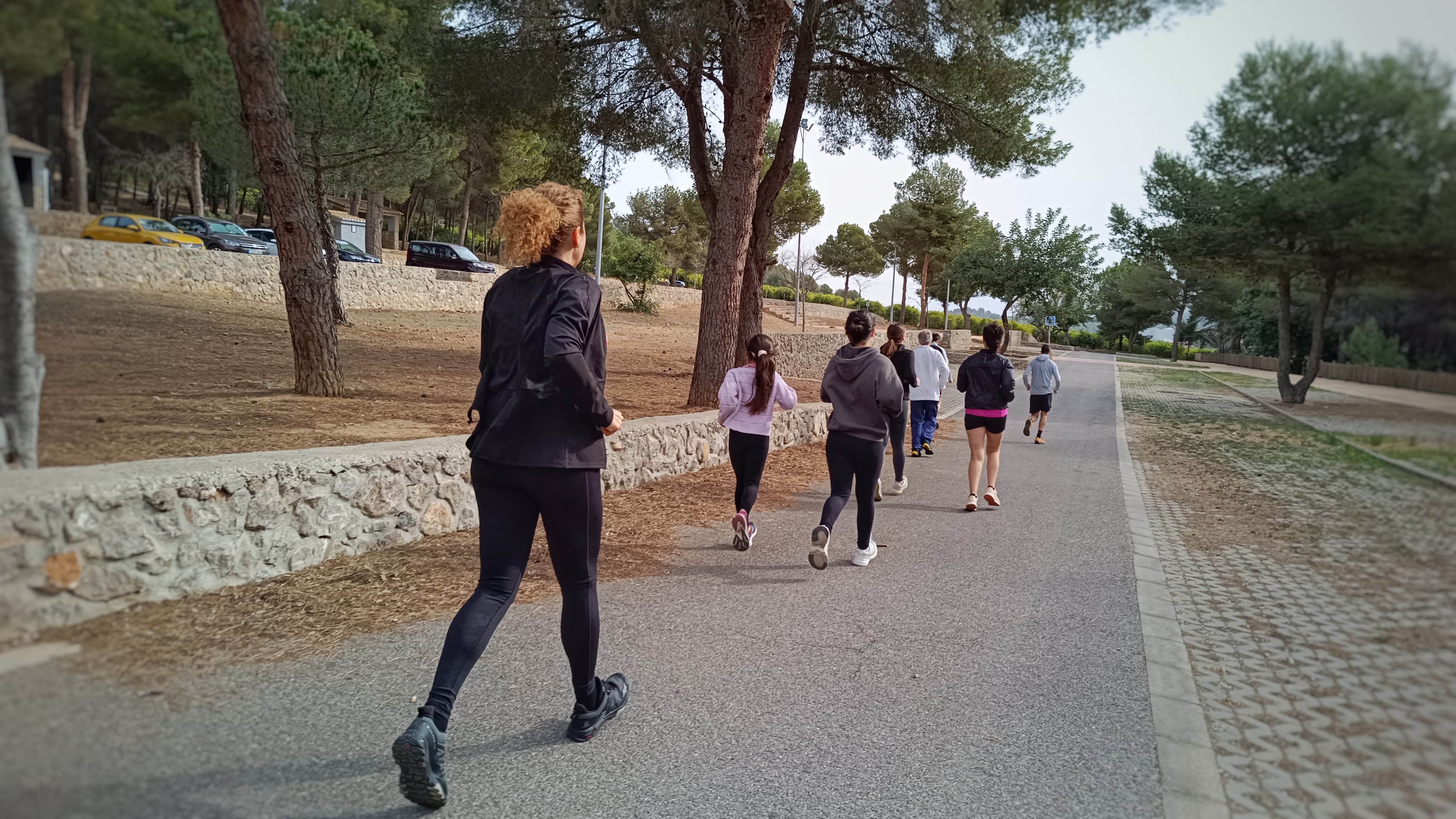 Los ondenses descubren la naturaleza del municipio con un taller de trail running 

