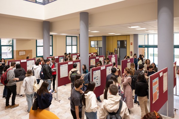 El estudiantado muestra sus avances en investigación en la IX Jornada 'Estudia i investiga a l'UJI'