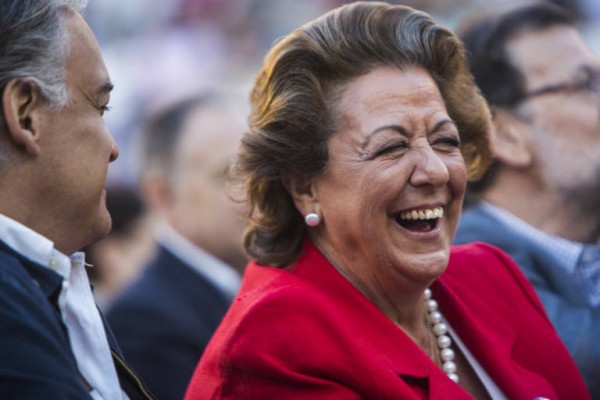 Rita Barberá presenta la documentación necesaria para seguir siendo senadora en la próxima legislatura