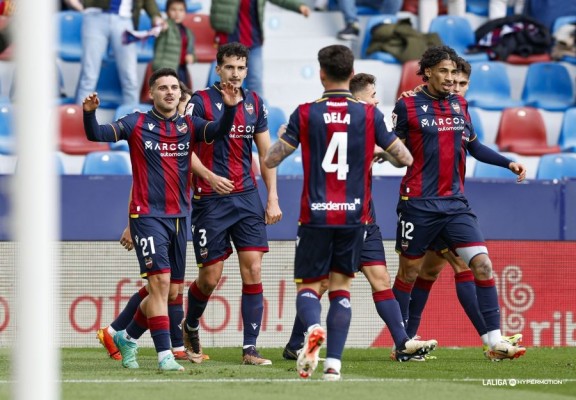El Levante necesita florecer ante el mejor Elche de la temporada