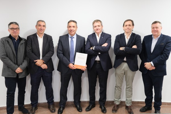 El Dr. Ferragut Bria, jefe de traumatología de IMED Levante, lee su tesis en la Universidad de Alicante
