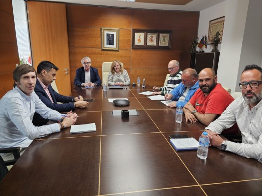 Desconvocan la huelga de basura en Calp al acordar un aumento del 7% del sueldo a los operarios

