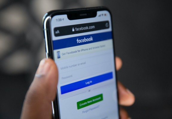 El Tribunal Supremo rechaza que exista un derecho absoluto a tener una cuenta en Facebook
