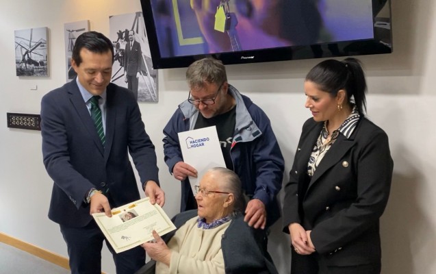 Fomento hace entrega de otras ocho casas del plan de hogares para familias vulnerables