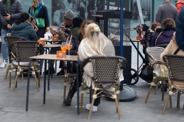 Los servicios empiezan el año de dulce en la Región y elevan sus ventas un 5,1%, el doble que el resto de España