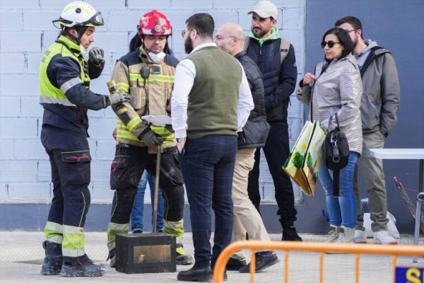 El Ayuntamiento tramita 112 ayudas a familias  afectadas por el incendio de Campanar