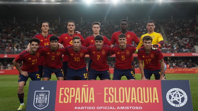 Derrota de 'La Rojita' en el debut de Mosquera
