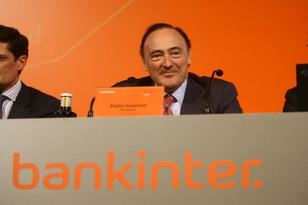 El presidente de Bankinter se despide citando normas 